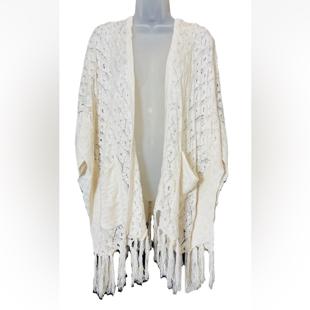 Umgee Women's Boho Crochet Hooded Kimono Shrug Tassels Size M/L Cream